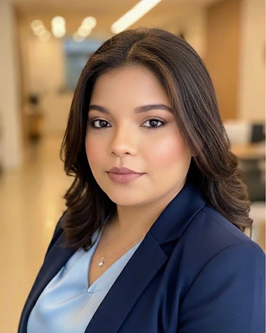 Retrato corporativo de Angie Carvajal Sandoval, Administradora en Seguridad y Salud en el Trabajo