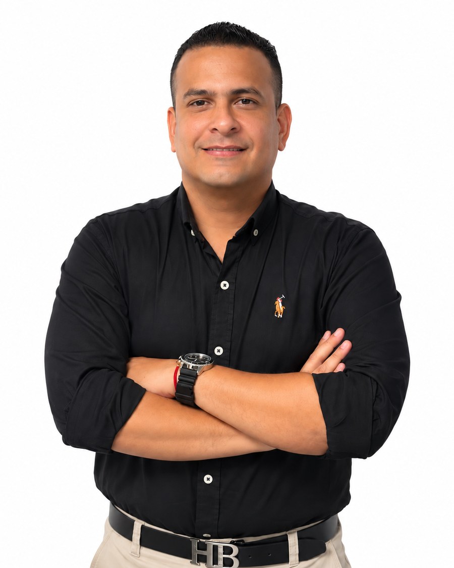 Retrato corporativo de Jorge Arias Mendoza, Gerente General